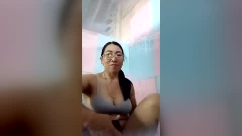 Snapshot of mickye00 chatting on July 28, 7:37 am Miky online show from July 28, 7:37 am