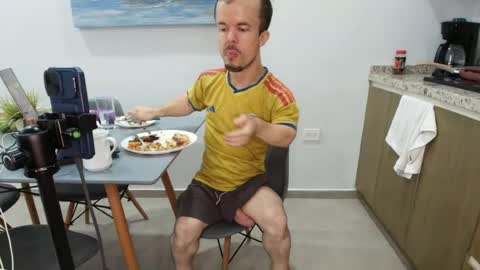 Aaron online show from July 24, 5:00 pm