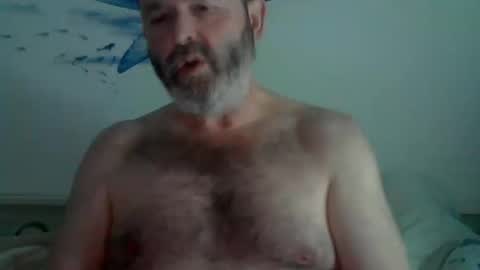 Snapshot of midhir chatting on February 17, 5:43 pm kike online show from February 17, 5:43 pm