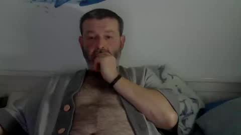 Snapshot of midhir chatting on March 5, 7:17 pm kike online show from March 5, 7:17 pm