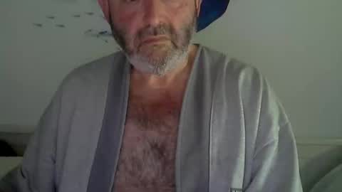 Snapshot of midhir chatting on March 8, 5:22 pm kike online show from March 8, 5:22 pm