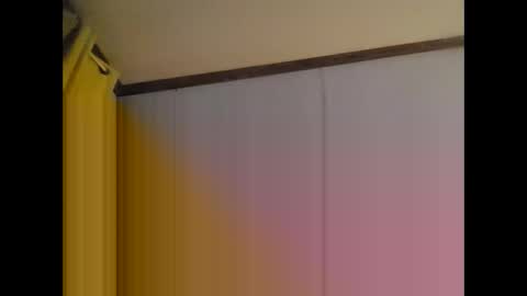 Snapshot of midmocpl27 chatting on November 11, 12:43 am midmocpl27 online show from November 11, 12:43 am