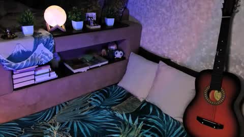 Max online show from September 21, 4:08 pm