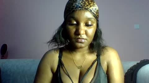Snapshot of midnight_sexy chatting on July 13, 4:10 pm midnight_sexy online show from July 13, 4:10 pm