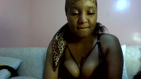 Snapshot of midnight_sexy chatting on July 27, 6:37 pm midnight_sexy online show from July 27, 6:37 pm