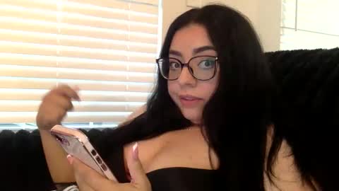 Snapshot of midnightbruja111 chatting on December 1, 7:30 pm midnightbruja111 online show from December 1, 7:30 pm