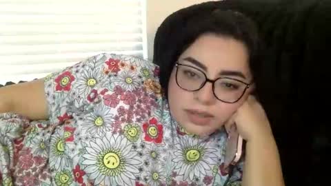 Snapshot of midnightbruja111 chatting on December 4, 8:17 pm midnightbruja111 online show from December 4, 8:17 pm