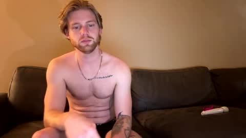 Snapshot of midnightcouple00 chatting on November 13, 9:30 am SexyLatinaCouple online show from November 13, 9:30 am