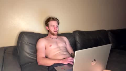 Snapshot of midnightcouple00 chatting on December 5, 3:59 am SexyLatinaCouple online show from December 5, 3:59 am