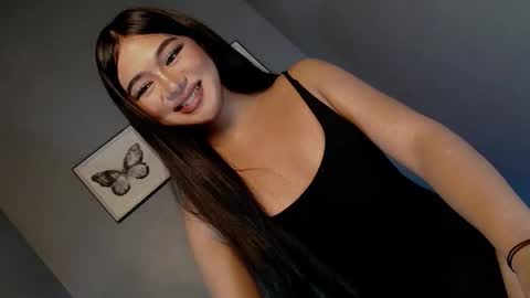 Snapshot of midnightdesire28 chatting on May 5, 1:30 pm Call me Yhana online show from May 5, 1:30 pm