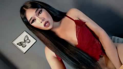 Snapshot of midnightdesire28 chatting on June 18, 1:15 pm Call me Yhana online show from June 18, 1:15 pm