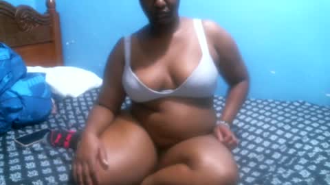 Snapshot of midnightkady chatting on July 4, 9:15 am Caddy online show from July 4, 9:15 am