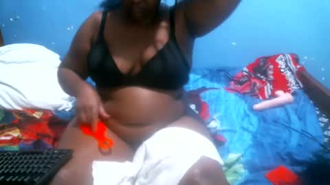Snapshot of midnightkady chatting on July 6, 4:09 pm Caddy online show from July 6, 4:09 pm