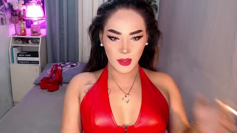 Snapshot of midnightraven27 chatting on January 4, 5:05 pm  Dont forget to follow online show from January 4, 5:05 pm