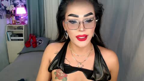 Snapshot of midnightraven27 chatting on February 24, 9:00 am  Dont forget to follow online show from February 24, 9:00 am