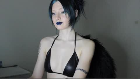 Snapshot of midnightsiren chatting on March 5, 9:44 pm midnightsiren online show from March 5, 9:44 pm