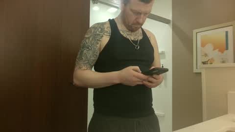 Snapshot of midtownhustler chatting on May 15, 7:26 am midtownhustler online show from May 15, 7:26 am