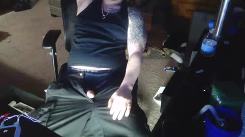 Snapshot of midtownhustler chatting on June 15, 3:58 pm midtownhustler online show from June 15, 3:58 pm