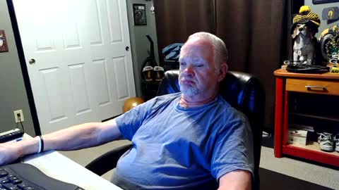 midwestdad09 online show from June 22, 6:10 am
