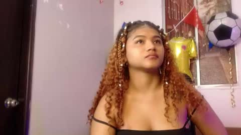 Snapshot of miel_alisha chatting on June 20, 9:23 am miel online show from June 20, 9:23 am