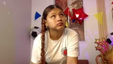 Snapshot of miel_alisha chatting on June 23, 12:14 pm miel online show from June 23, 12:14 pm