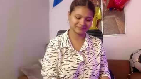 Snapshot of miel_alisha chatting on June 24, 2:27 pm miel online show from June 24, 2:27 pm