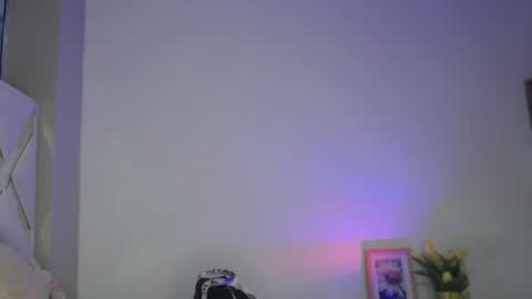 Snapshot of miel_alisha chatting on July 7, 12:42 pm miel online show from July 7, 12:42 pm