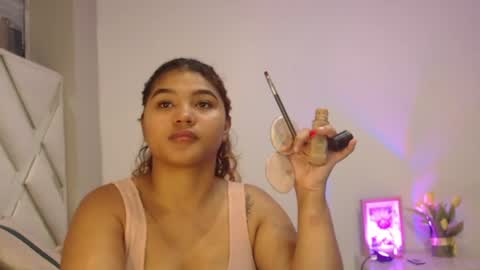 Snapshot of miel_alisha chatting on July 11, 1:36 pm miel online show from July 11, 1:36 pm