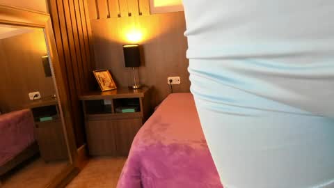 Snapshot of miel_gomez chatting on May 31, 12:01 pm miel_gomez online show from May 31, 12:01 pm