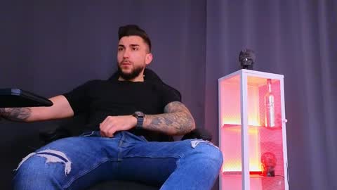 MightyAaron online show from February 18, 5:53 am