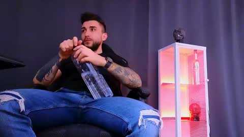 MightyAaron online show from March 7, 1:40 pm