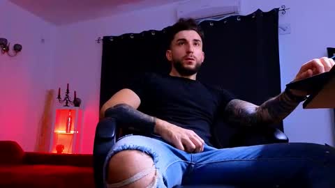 MightyAaron online show from November 9, 5:50 am