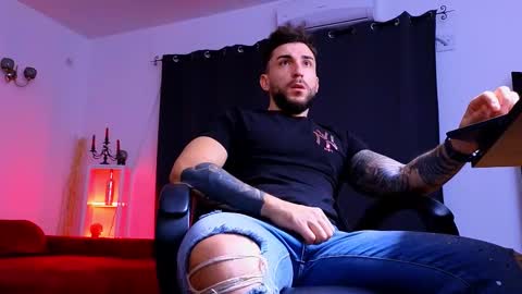 MightyAaron online show from November 26, 3:40 am