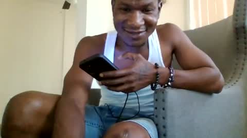 Snapshot of mightymandingo chatting on June 17, 10:54 pm Mightymandingo online show from June 17, 10:54 pm