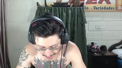 Snapshot of miguel__98 chatting on April 2, 4:21 am Miguel Independent Model online show from April 2, 4:21 am