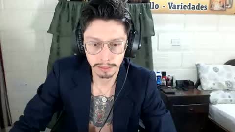 Snapshot of miguel__98 chatting on June 14, 11:34 am Miguel Independent Model online show from June 14, 11:34 am