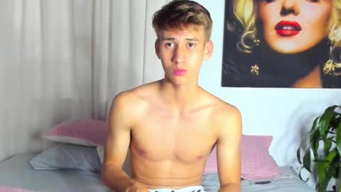 Miguel Hernandez online show from December 12, 10:20 pm