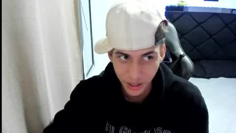 Snapshot of miguel_hz chatting on July 14, 11:27 am Miguel Hernandez online show from July 14, 11:27 am