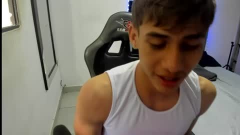 Snapshot of miguel_hz chatting on July 28, 7:39 pm Miguel Hernandez online show from July 28, 7:39 pm