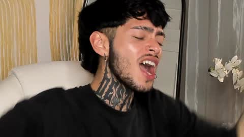 MIHAIL LEROY finally independent model online show from February 4, 2:49 am