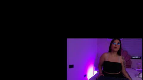 Mia  online show from November 7, 11:54 am