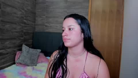 Mia online show from July 7, 2:25 am