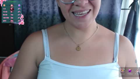 Snapshot of miia_big1boobs chatting on December 16, 5:18 pm miia big1boobs online show from December 16, 5:18 pm