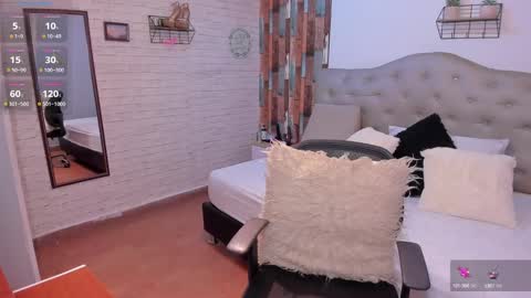 Mia Jhones online show from January 24, 11:34 pm