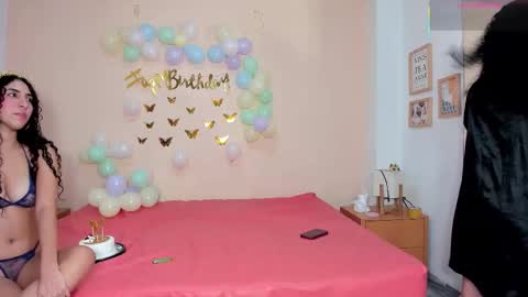 Snapshot of miia_lennox chatting on November 21, 2:21 am Mia Gema curly online show from November 21, 2:21 am