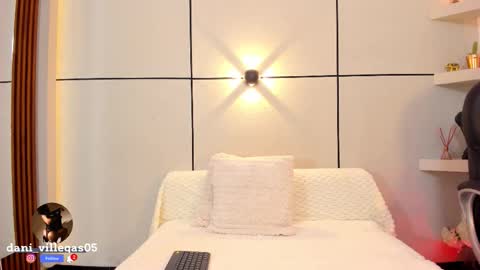 Snapshot of miia_parker_ chatting on February 11, 12:21 pm online show from February 11, 12:21 pm