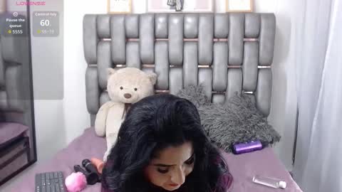 Snapshot of miia_rousee_ chatting on May 30, 11:24 pm ROUSSE online show from May 30, 11:24 pm