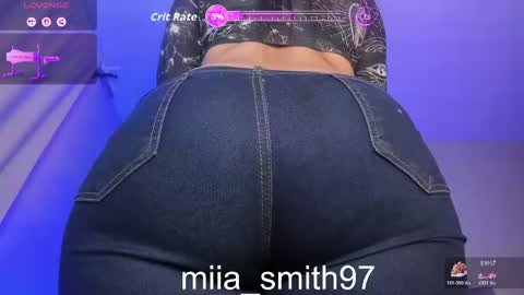 Snapshot of miia_smith97 chatting on May 8, 9:20 pm mia online show from May 8, 9:20 pm