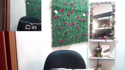 Snapshot of miia_spencer_ chatting on September 10, 12:05 pm miia online show from September 10, 12:05 pm