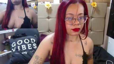 Snapshot of miia_spencer_ chatting on September 27, 6:13 pm miia online show from September 27, 6:13 pm